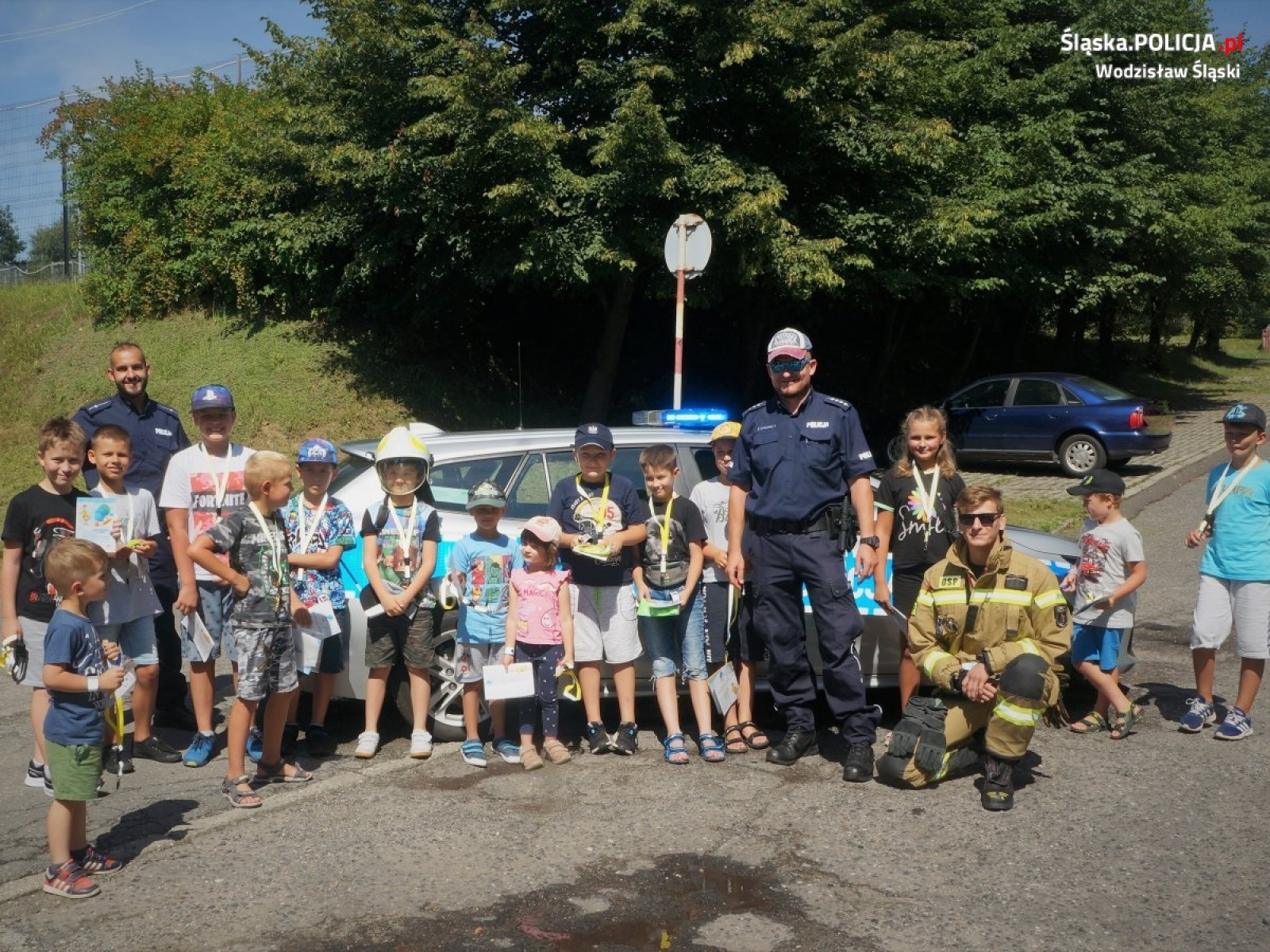 Zdjęcie w galerii na portalu naszwodzislaw.com: Bezpieczne wakacje. Policjanci na półkoloniach wiadomości z regionu