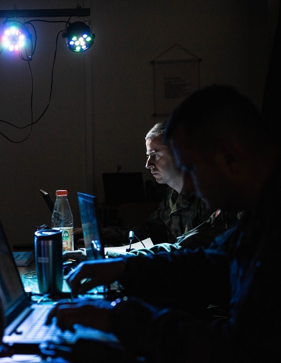 Zdjęcie w galerii na portalu naszwodzislaw.com: Śląscy terytorialsi szkolą się jak planować poszukiwania wiadomości z regionu