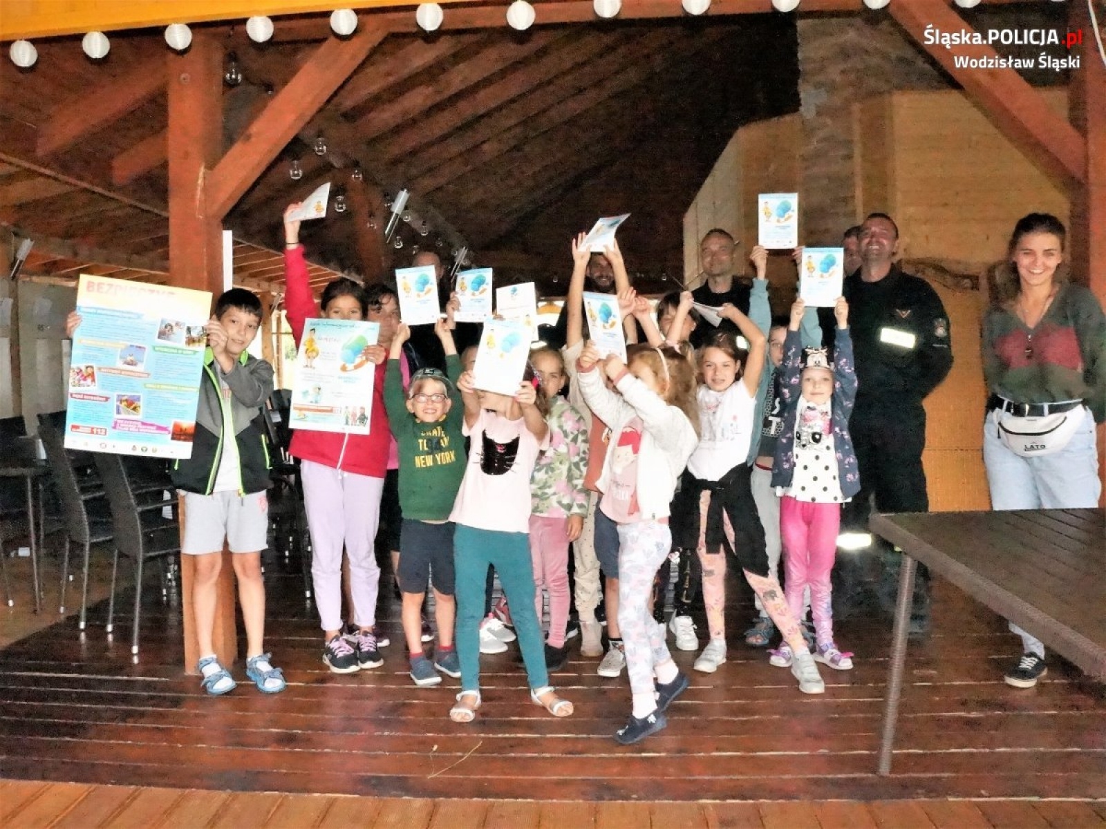 Zdjęcie w galerii na portalu naszwodzislaw.com: Strażacy i policjanci opowiadali o bezpieczeństwie nad wodą wiadomości z regionu