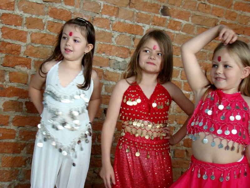 Zdjęcie w galerii na portalu naszwodzislaw.com: Przedszkolaki szalały na scenie wiadomości z regionu