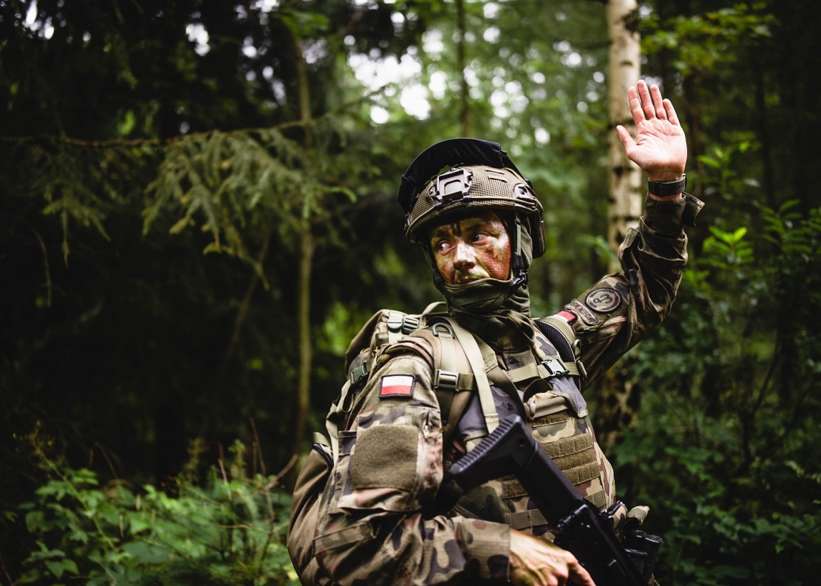 Zdjęcie w galerii na portalu naszwodzislaw.com: Pętla taktyczna. Kandydaci na terytorialsów przystąpili do egzaminu wiadomości z regionu