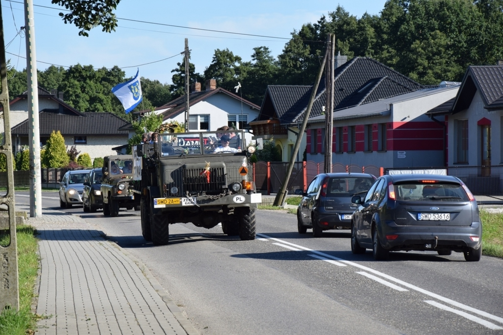 Zdjęcie w galerii na portalu naszwodzislaw.com: Orkiestra Rozrywkowa po raz trzeci na ulicach Gminy Mszana [FOTO] wiadomości z regionu