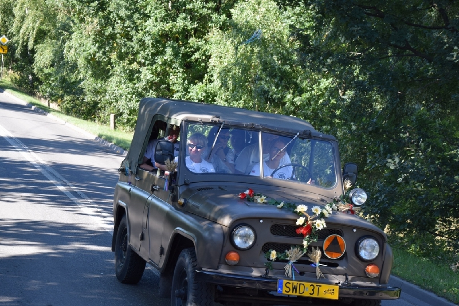 Zdjęcie w galerii na portalu naszwodzislaw.com: Orkiestra Rozrywkowa po raz trzeci na ulicach Gminy Mszana [FOTO] wiadomości z regionu