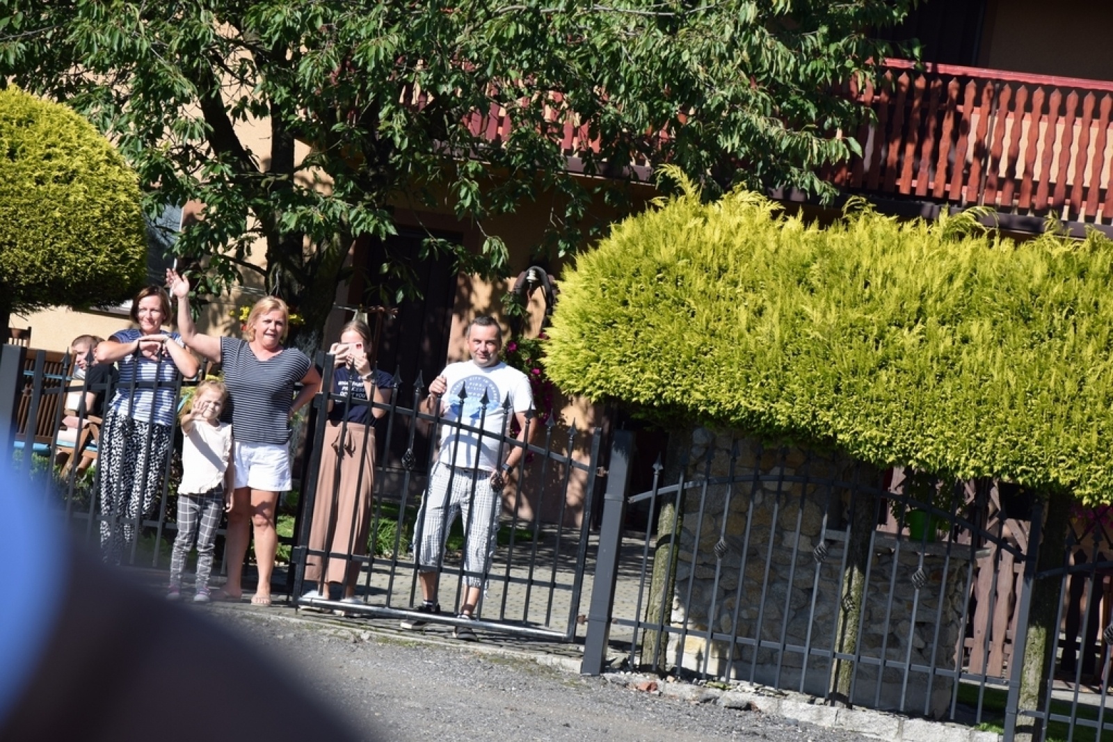 Zdjęcie w galerii na portalu naszwodzislaw.com: Orkiestra Rozrywkowa po raz trzeci na ulicach Gminy Mszana [FOTO] wiadomości z regionu