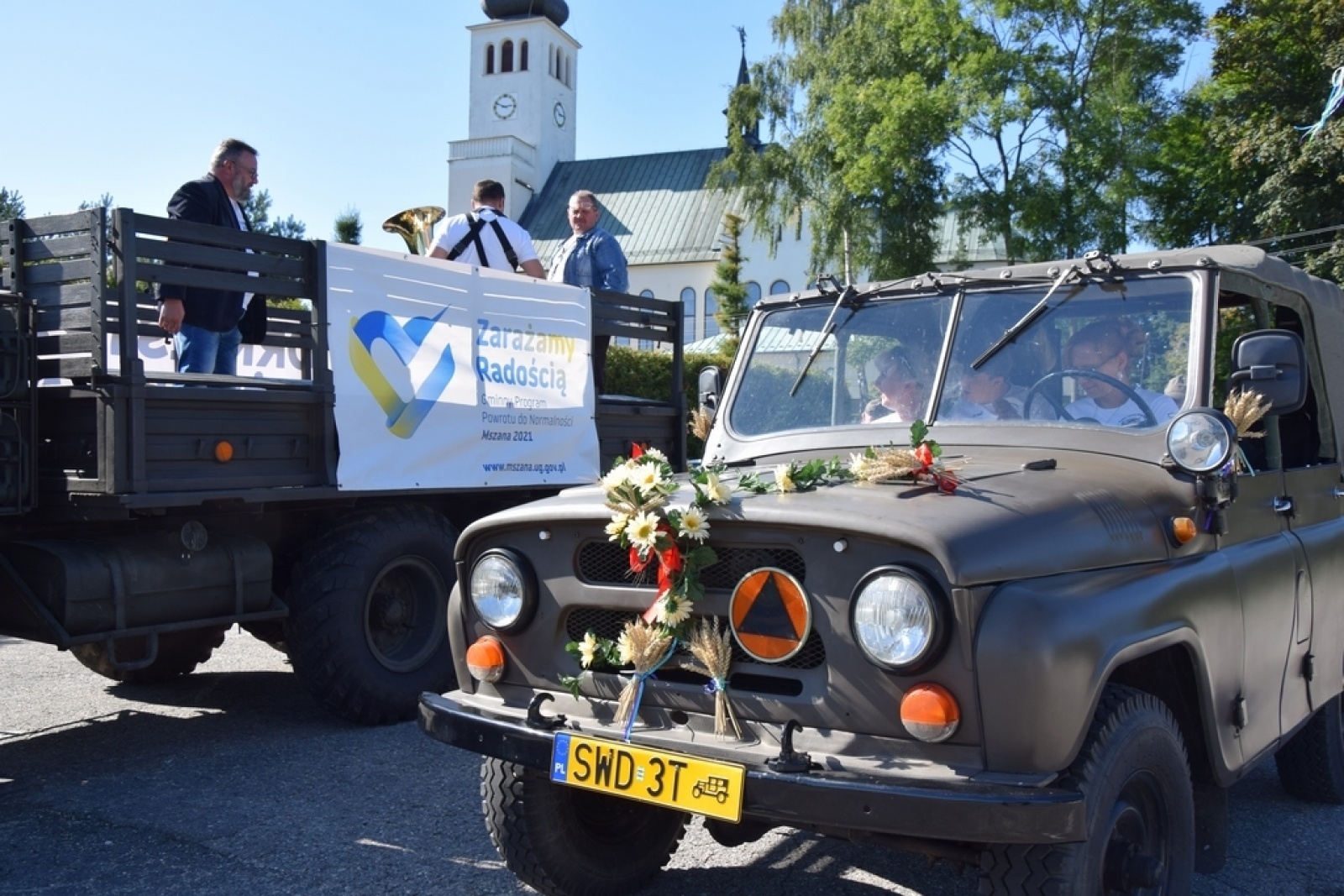 Zdjęcie w galerii na portalu naszwodzislaw.com: Orkiestra Rozrywkowa po raz trzeci na ulicach Gminy Mszana [FOTO] wiadomości z regionu