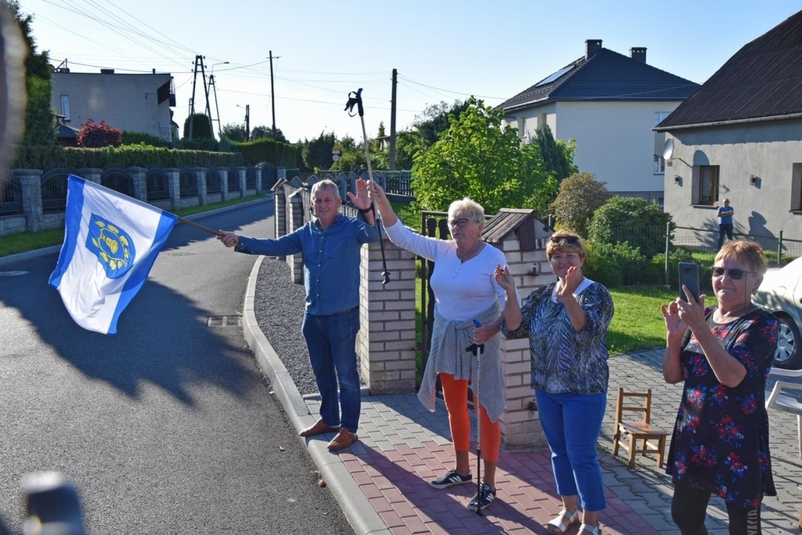 Zdjęcie w galerii na portalu naszwodzislaw.com: Orkiestra Rozrywkowa po raz trzeci na ulicach Gminy Mszana [FOTO] wiadomości z regionu