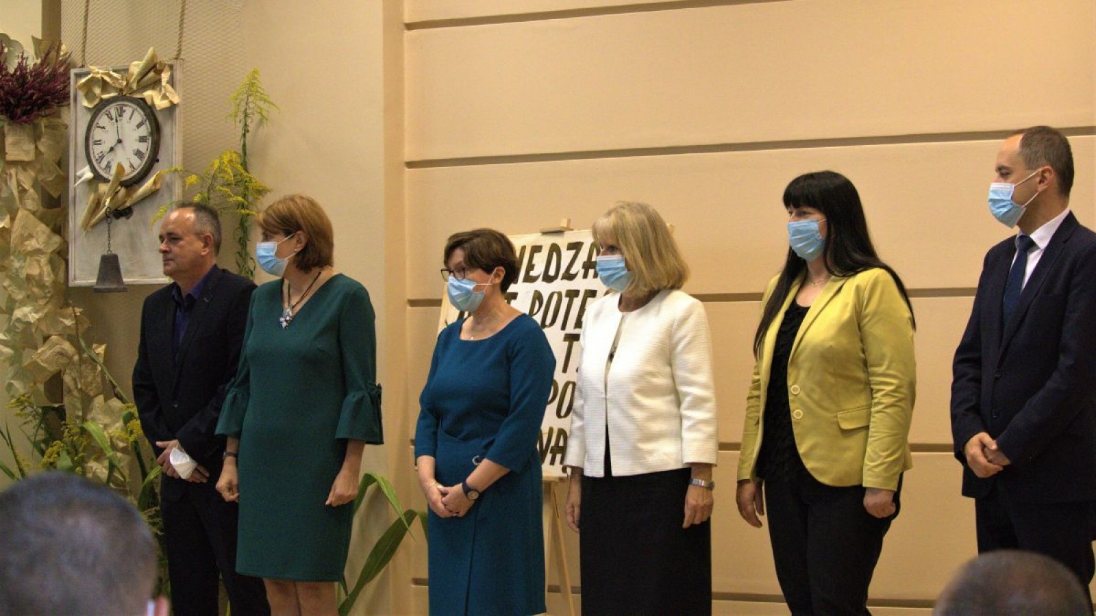 Zdjęcie w galerii na portalu naszwodzislaw.com: Nowy rok szkolny w powiatowych szkołach rozpoczęty wiadomości z regionu