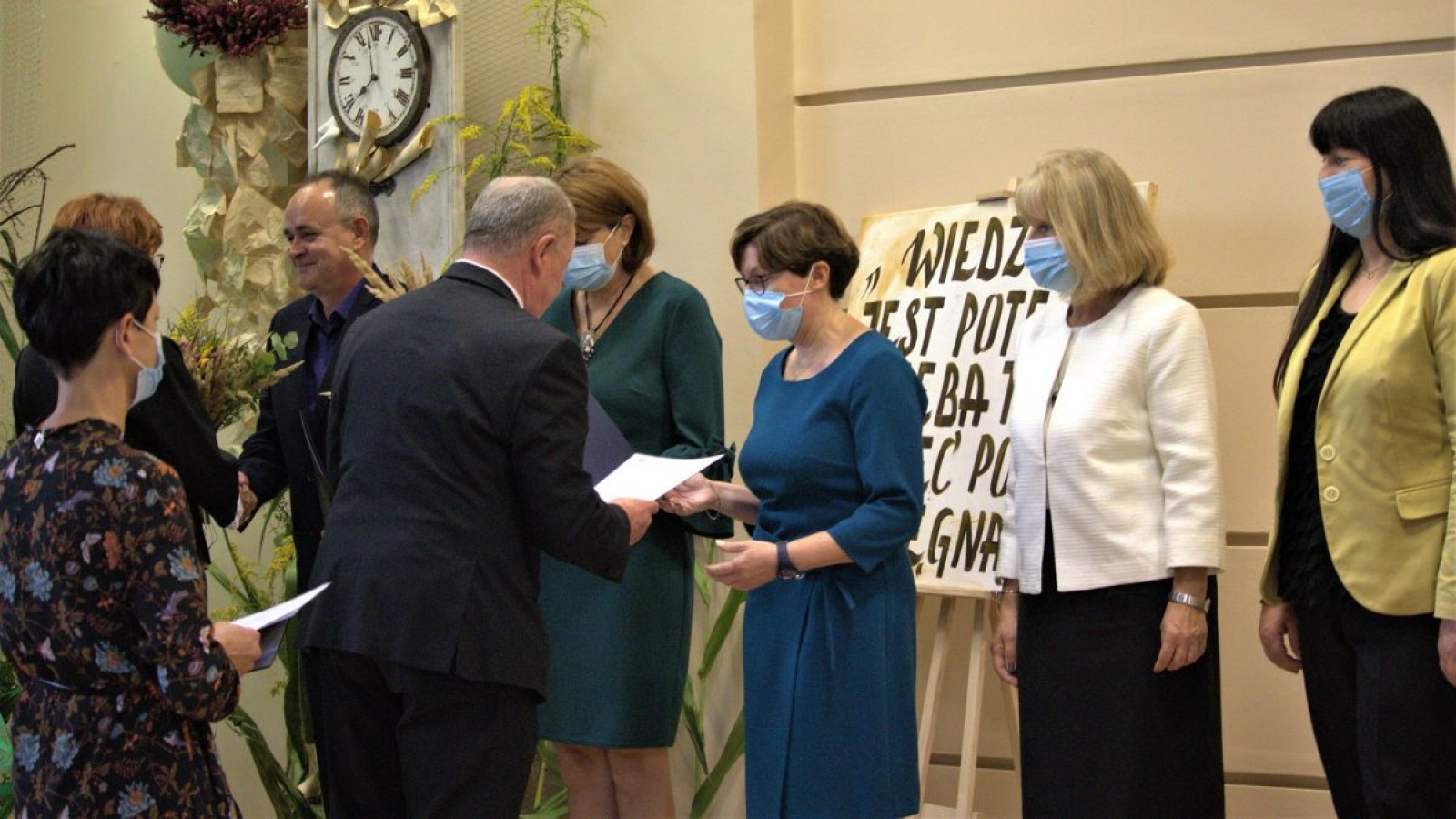 Zdjęcie w galerii na portalu naszwodzislaw.com: Nowy rok szkolny w powiatowych szkołach rozpoczęty wiadomości z regionu