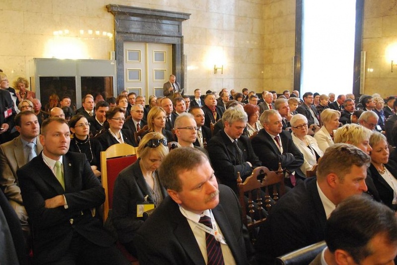 Zdjęcie w galerii na portalu naszwodzislaw.com: Prezydent Kieca na polskim Davos wiadomości z regionu