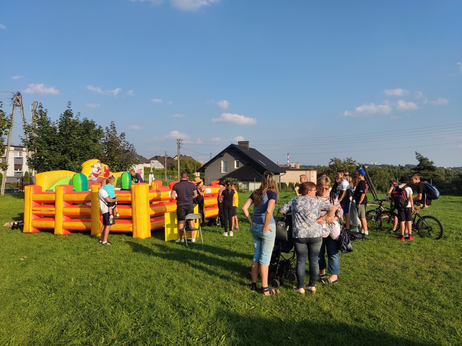 Zdjęcie w galerii na portalu naszwodzislaw.com: Narodowe Czytanie i kowbojski piknik w Pszowie wiadomości z regionu