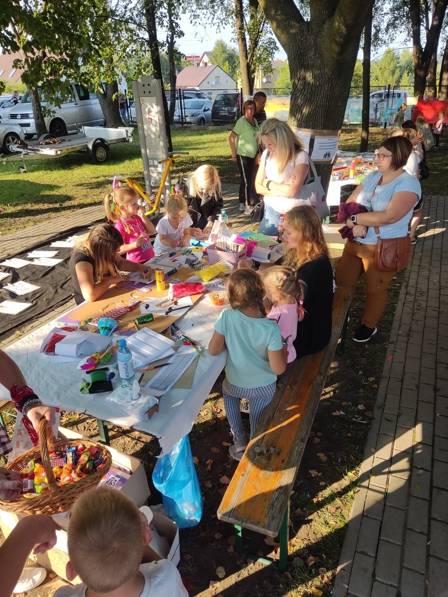 Zdjęcie w galerii na portalu naszwodzislaw.com: Narodowe Czytanie i kowbojski piknik w Pszowie wiadomości z regionu