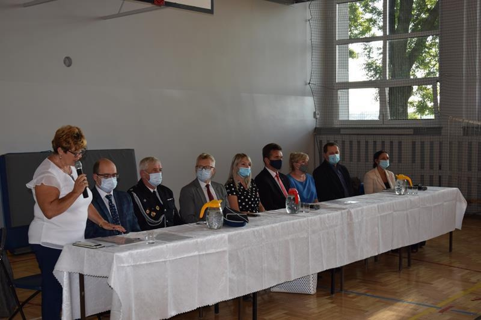 Zdjęcie w galerii na portalu naszwodzislaw.com: Mieszkańcy Mszany chcą budowy oświetlenia szkolnego boiska wiadomości z regionu