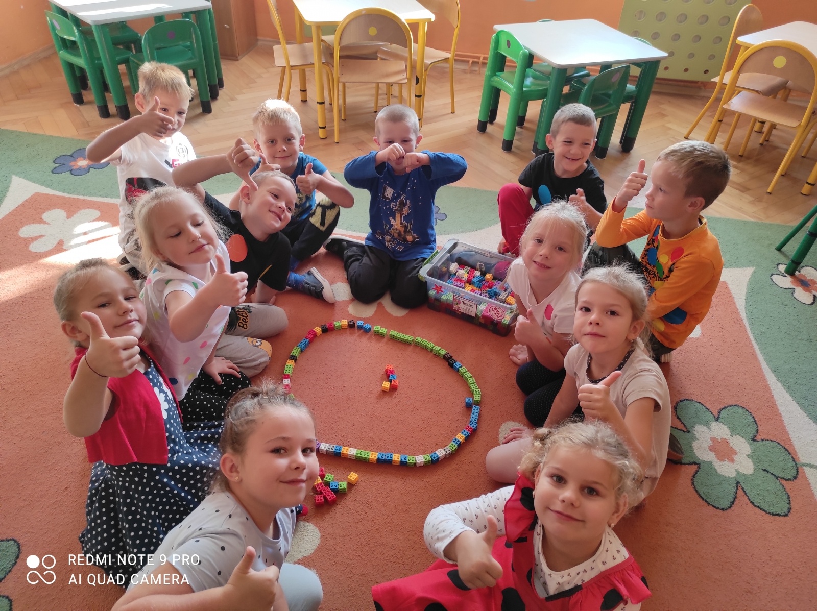 Zdjęcie w galerii na portalu naszwodzislaw.com: Dzień Sportu i Święto Kropki w Przedszkolu im. Misia Uszatka w Pszowie wiadomości z regionu