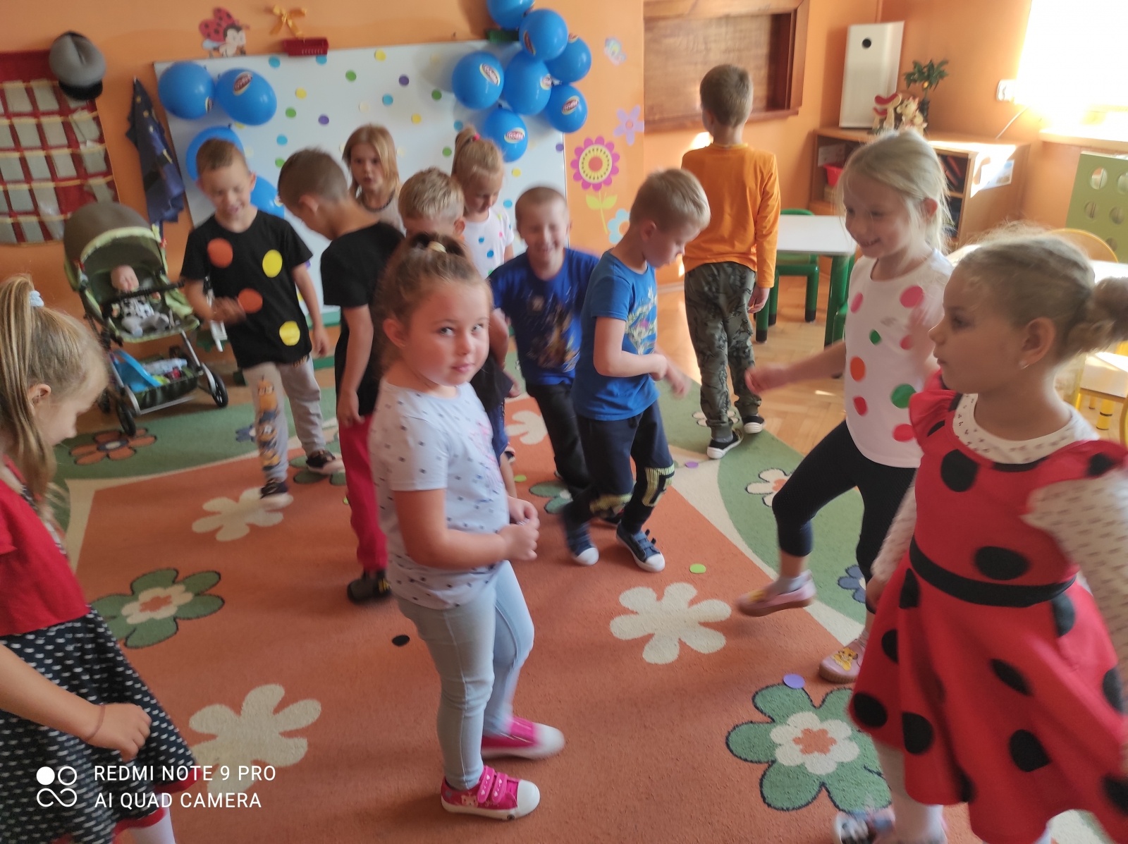 Zdjęcie w galerii na portalu naszwodzislaw.com: Dzień Sportu i Święto Kropki w Przedszkolu im. Misia Uszatka w Pszowie wiadomości z regionu