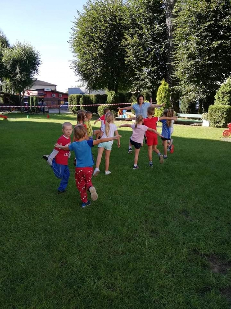 Zdjęcie w galerii na portalu naszwodzislaw.com: Dzień Sportu i Święto Kropki w Przedszkolu im. Misia Uszatka w Pszowie wiadomości z regionu