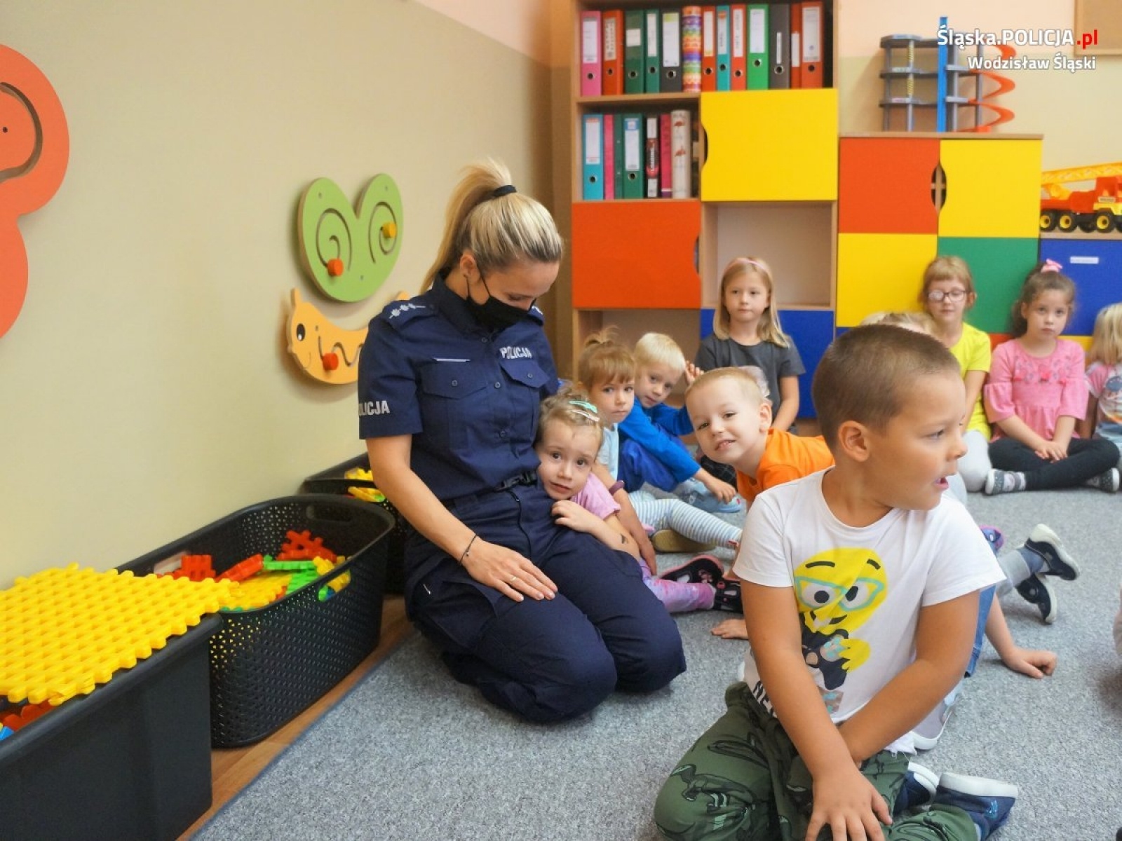 Zdjęcie w galerii na portalu naszwodzislaw.com: Policyjne rozmowy z dziećmi o bezpieczeństwie wiadomości z regionu