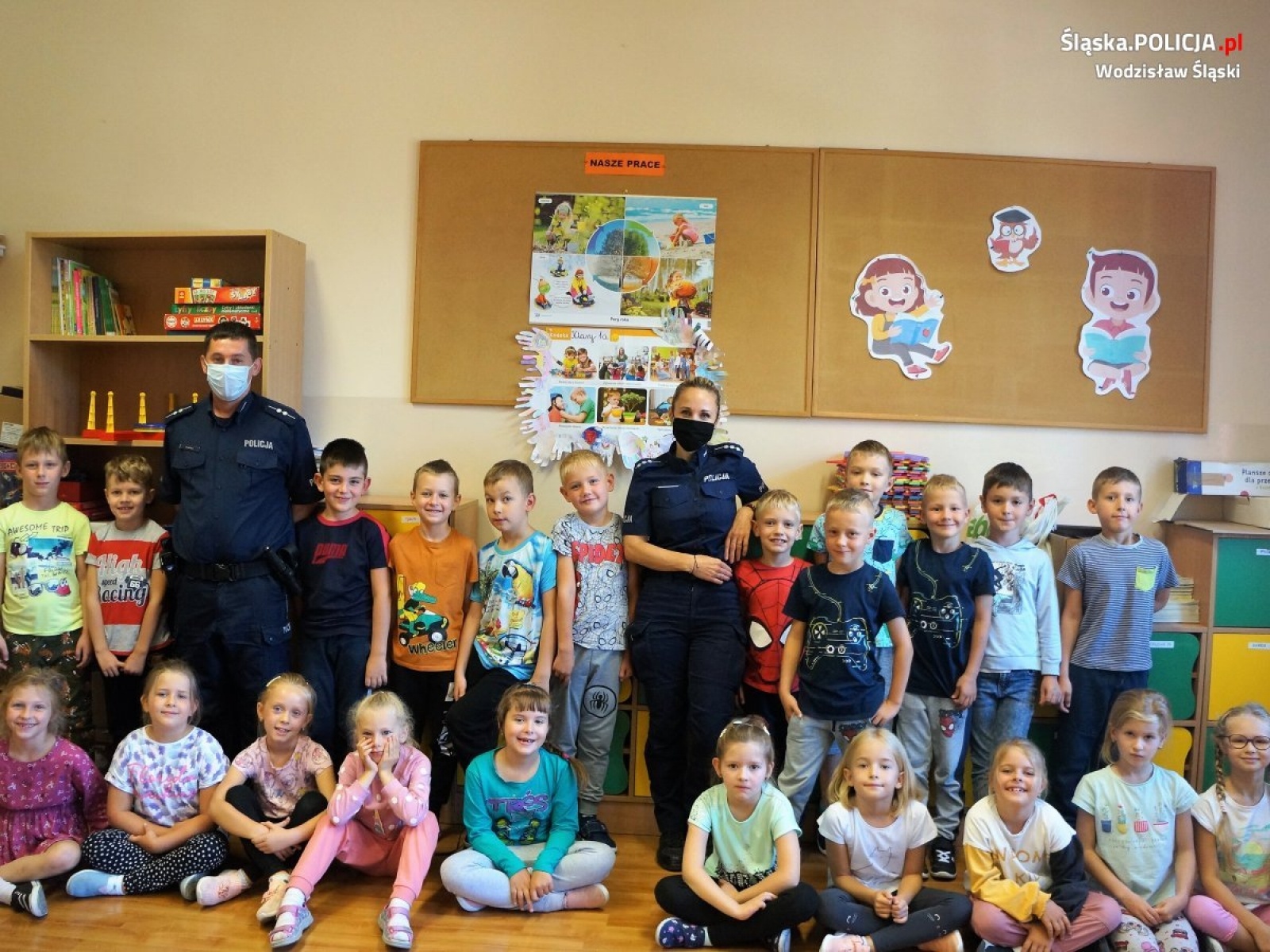 Zdjęcie w galerii na portalu naszwodzislaw.com: Policyjne rozmowy z dziećmi o bezpieczeństwie wiadomości z regionu