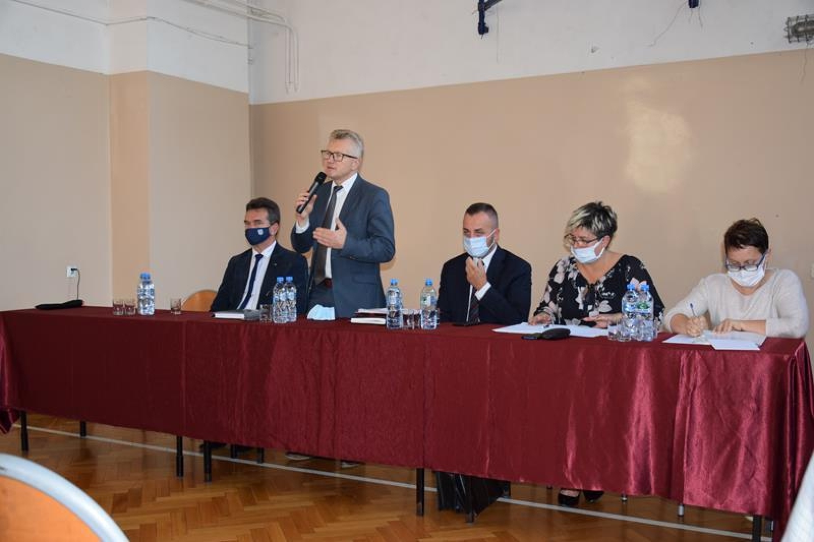 Zdjęcie w galerii na portalu naszwodzislaw.com: Zebranie wiejskie w Gogołowej. Oświetlenie na kolejnej ulicy wiadomości z regionu