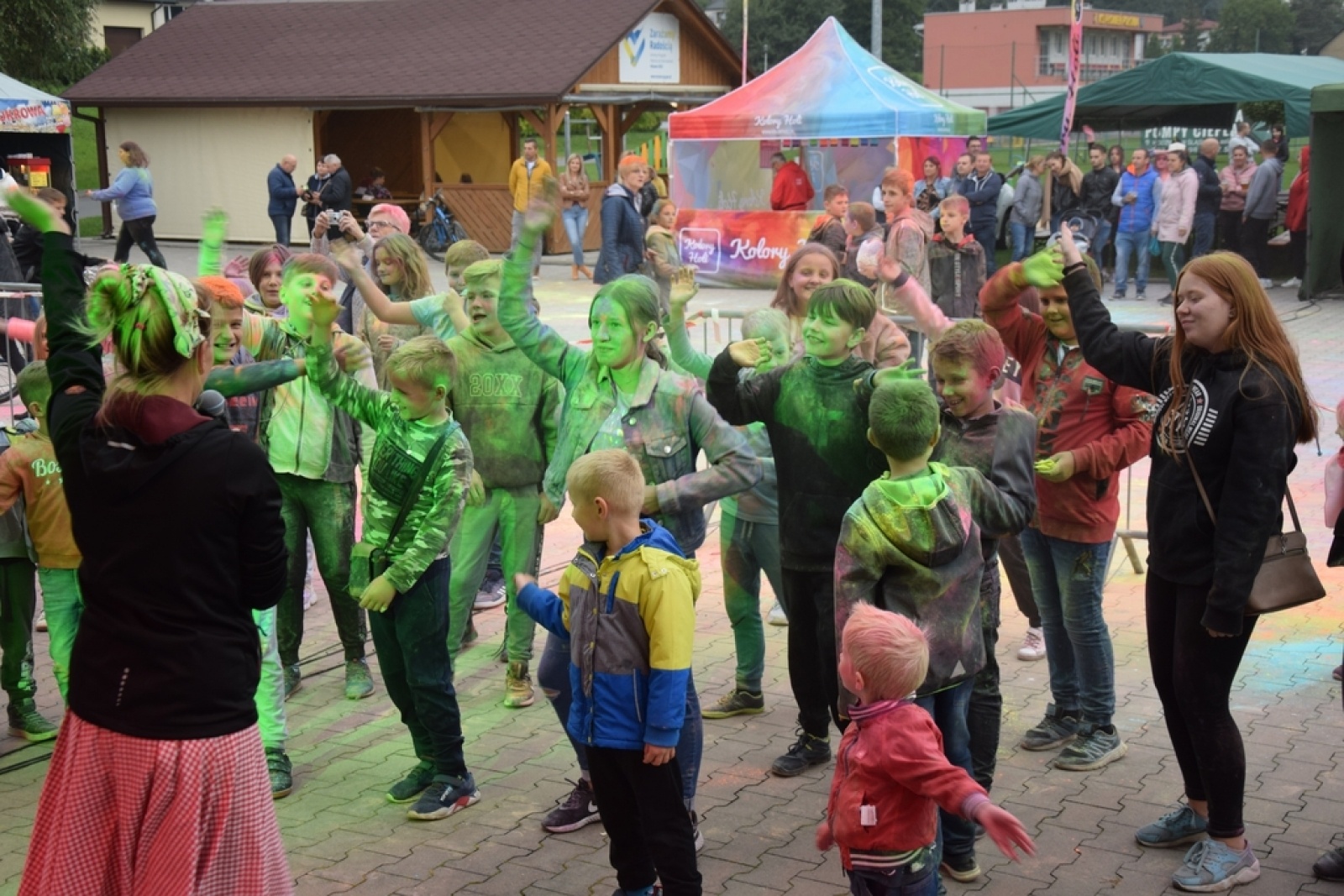 Zdjęcie w galerii na portalu naszwodzislaw.com: Eksplozja kolorów i koncerty na zakończenie lata w Połomi [FOTO] wiadomości z regionu