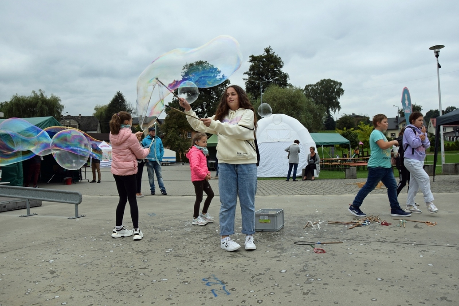 Zdjęcie w galerii na portalu naszwodzislaw.com: Eksplozja kolorów i koncerty na zakończenie lata w Połomi [FOTO] wiadomości z regionu