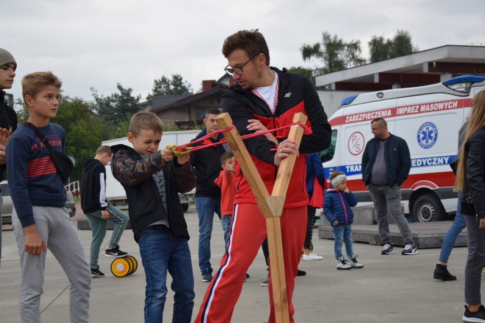 Zdjęcie w galerii na portalu naszwodzislaw.com: Eksplozja kolorów i koncerty na zakończenie lata w Połomi [FOTO] wiadomości z regionu