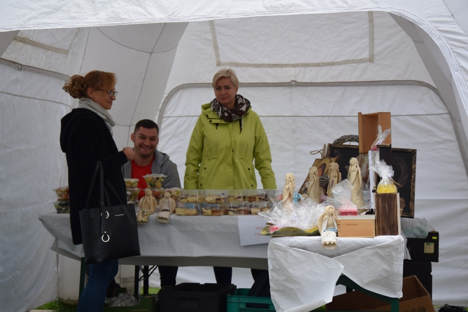 Zdjęcie w galerii na portalu naszwodzislaw.com: Eksplozja kolorów i koncerty na zakończenie lata w Połomi [FOTO] wiadomości z regionu