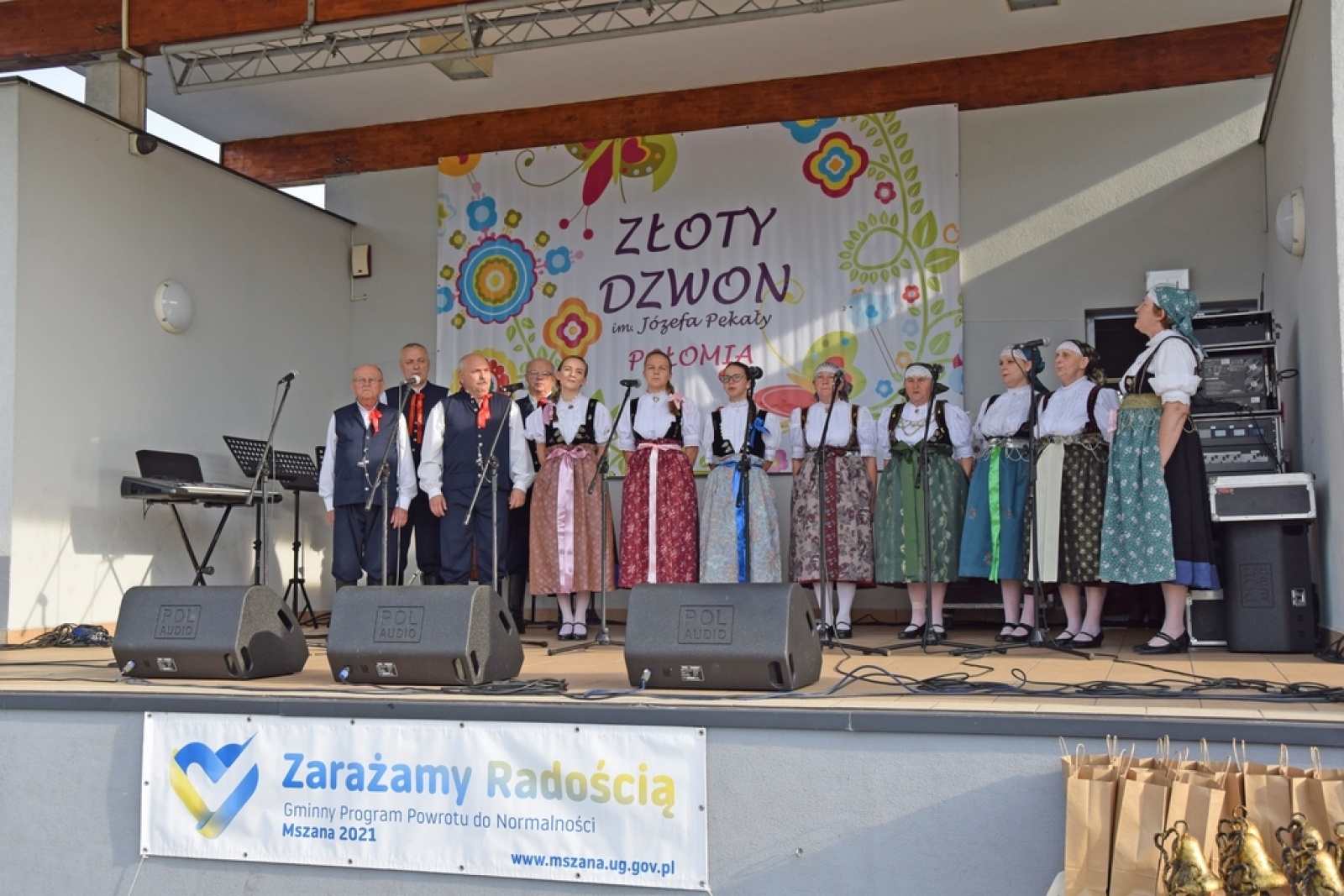 Zdjęcie w galerii na portalu naszwodzislaw.com: Złoty Dzwon w Połomi. Zwycięzcą zespół z Zebrzydowic [FOTO] wiadomości z regionu