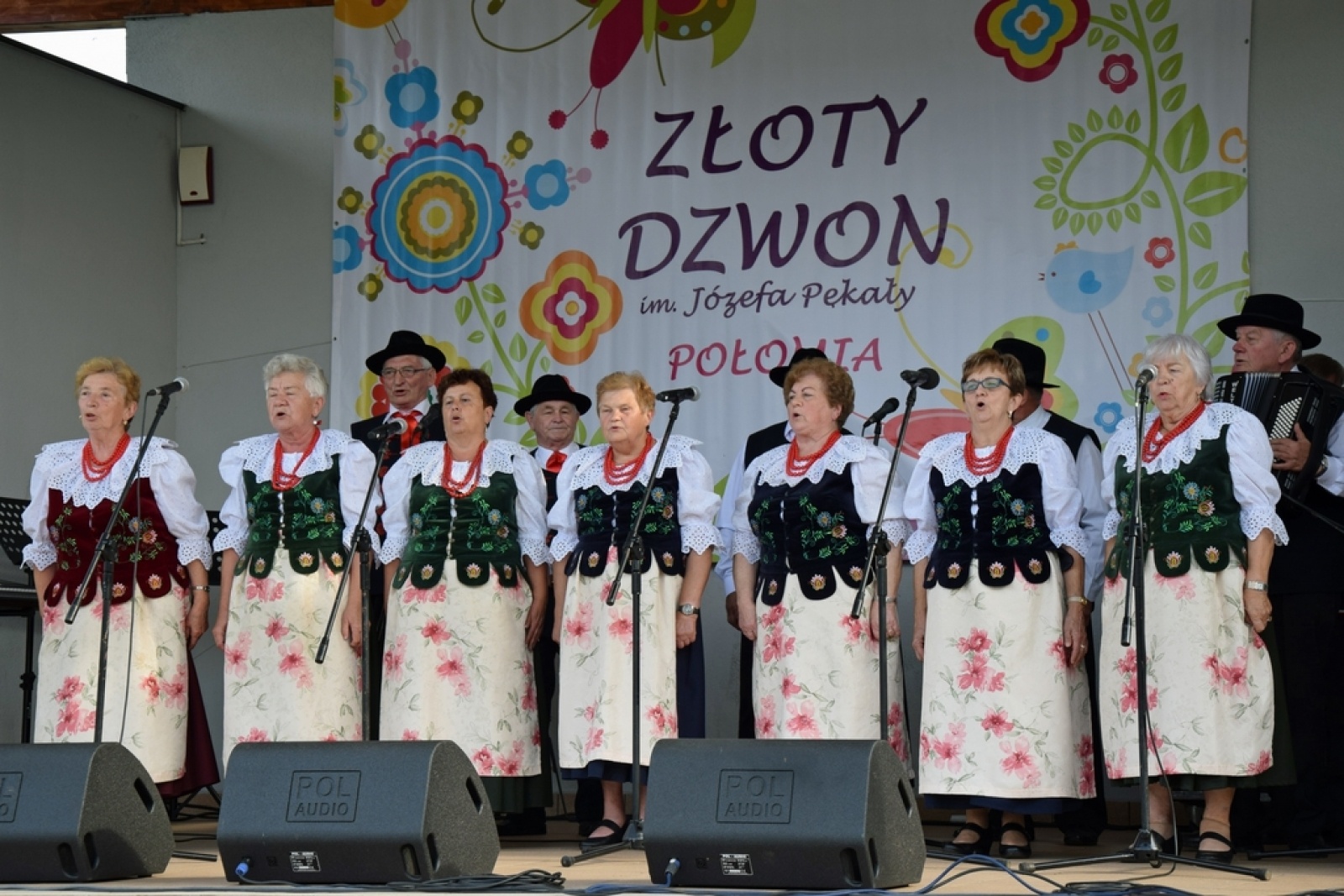 Zdjęcie w galerii na portalu naszwodzislaw.com: Złoty Dzwon w Połomi. Zwycięzcą zespół z Zebrzydowic [FOTO] wiadomości z regionu