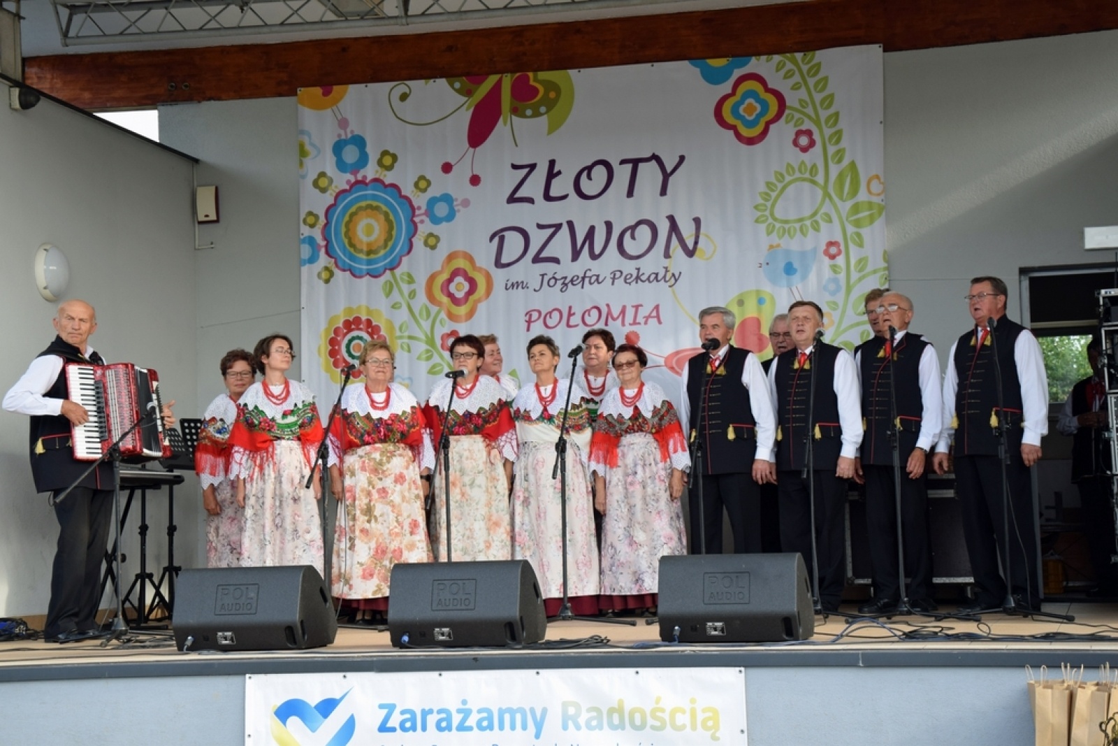 Zdjęcie w galerii na portalu naszwodzislaw.com: Złoty Dzwon w Połomi. Zwycięzcą zespół z Zebrzydowic [FOTO] wiadomości z regionu