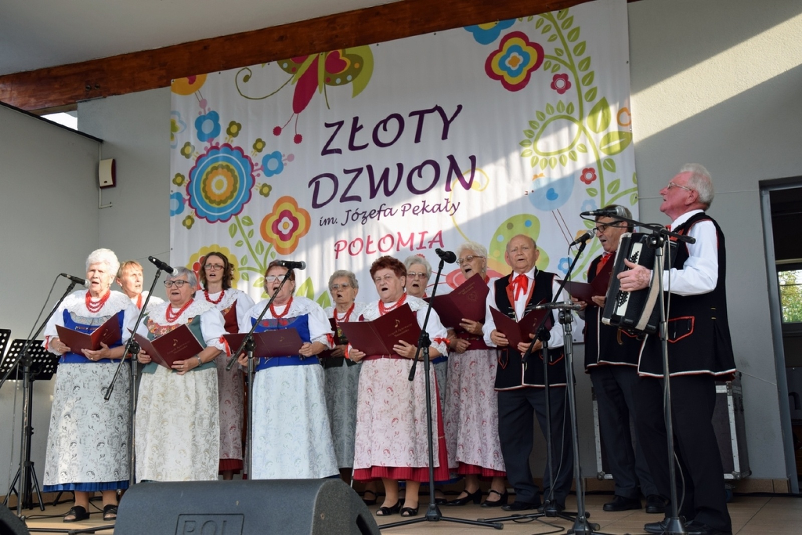 Zdjęcie w galerii na portalu naszwodzislaw.com: Złoty Dzwon w Połomi. Zwycięzcą zespół z Zebrzydowic [FOTO] wiadomości z regionu
