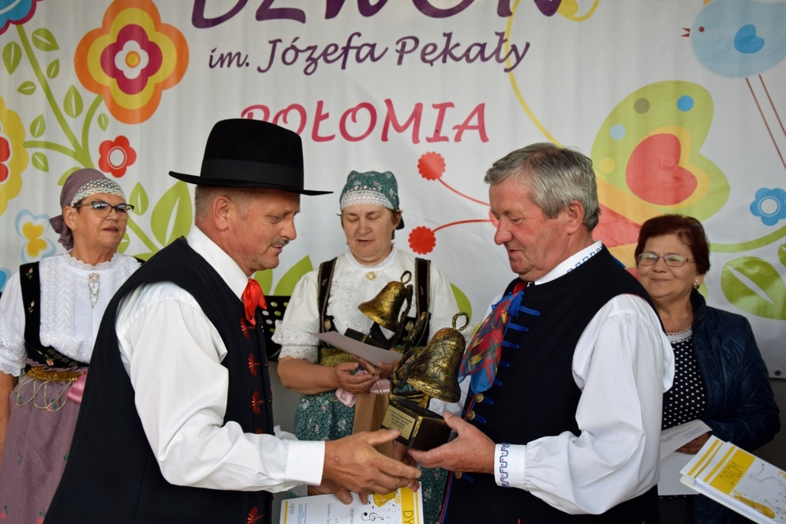 Zdjęcie w galerii na portalu naszwodzislaw.com: Złoty Dzwon w Połomi. Zwycięzcą zespół z Zebrzydowic [FOTO] wiadomości z regionu