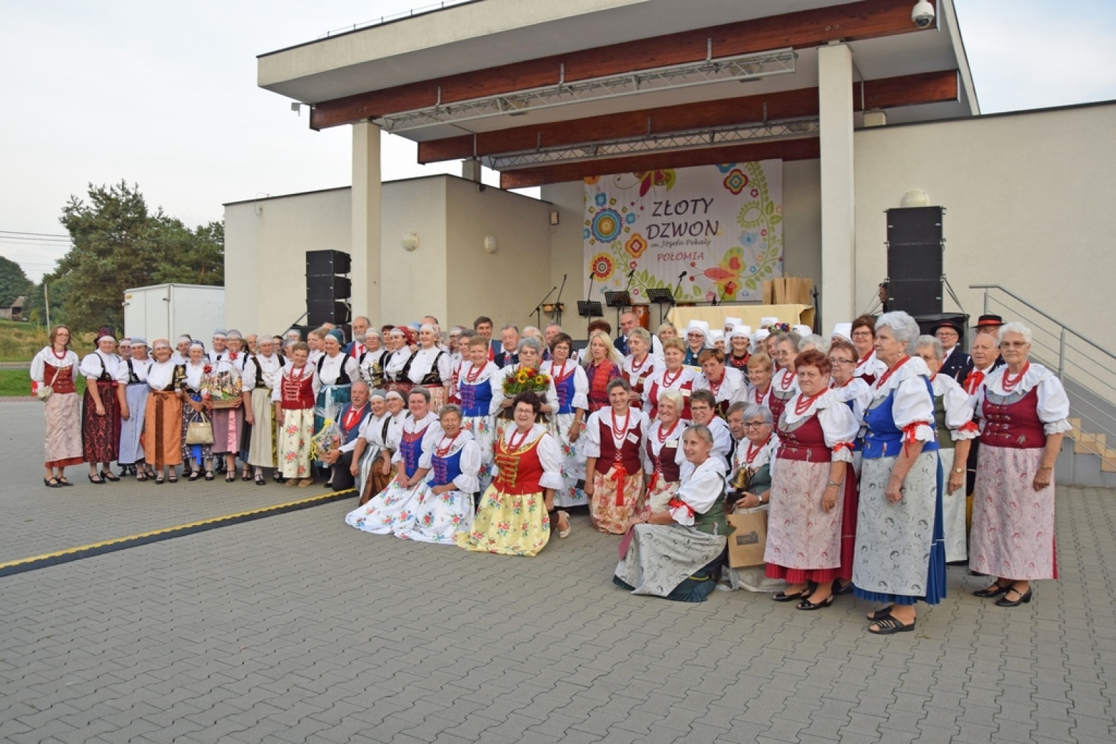 Zdjęcie w galerii na portalu naszwodzislaw.com: Złoty Dzwon w Połomi. Zwycięzcą zespół z Zebrzydowic [FOTO] wiadomości z regionu