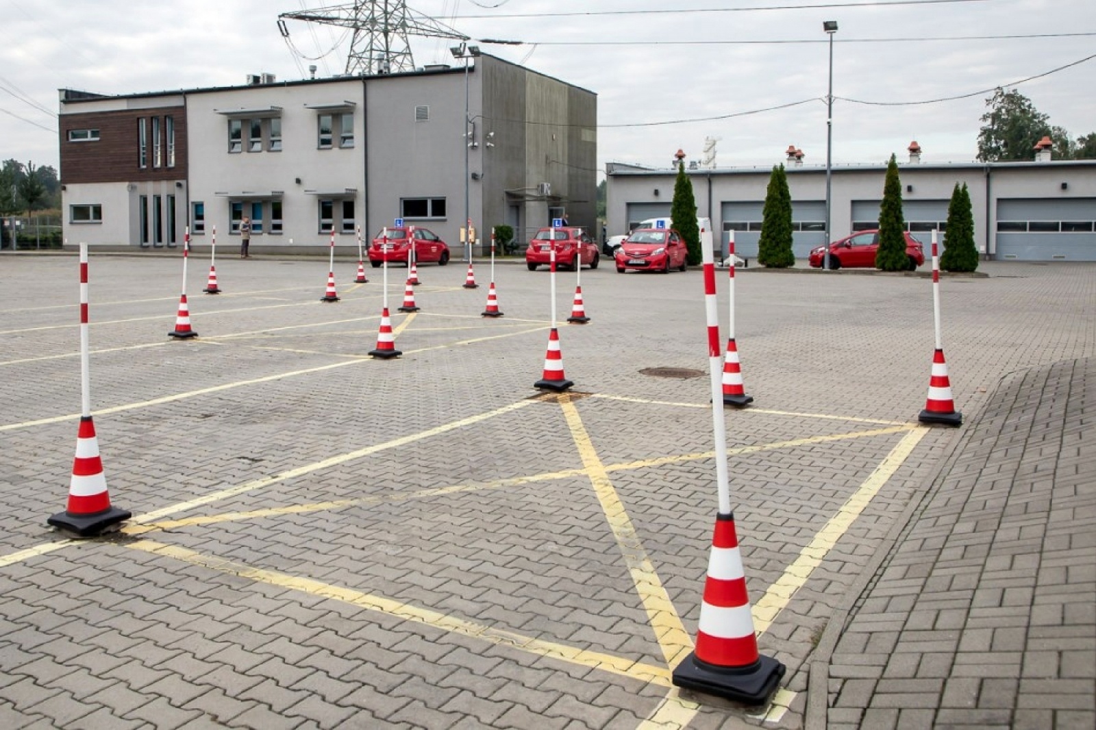 Zdjęcie w galerii na portalu naszwodzislaw.com: W Rybniku otwarto oddział Regionalnego Centrum Bezpieczeństwa Ruchu Drogowego WORD Katowice wiadomości z regionu