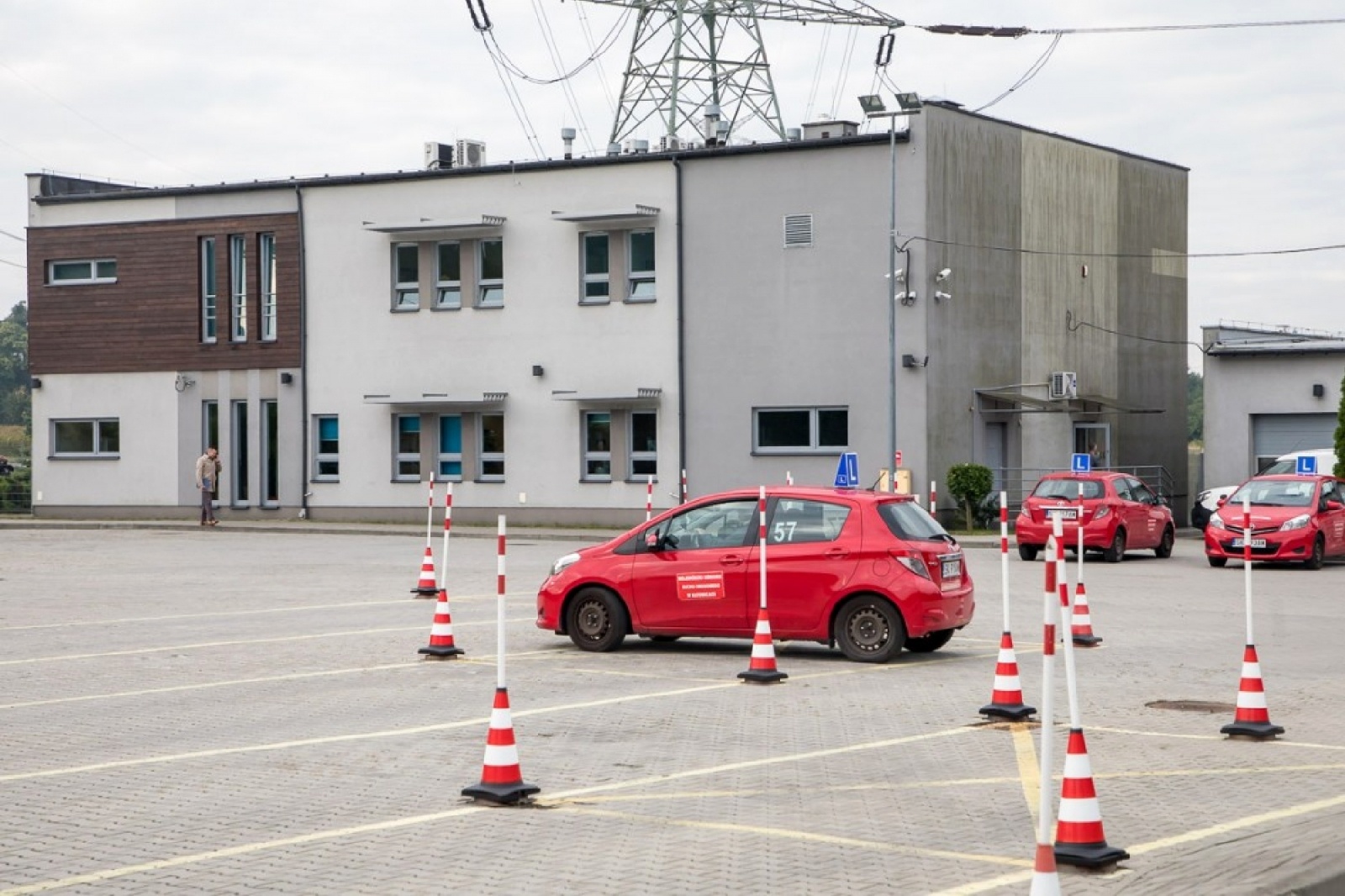 Zdjęcie w galerii na portalu naszwodzislaw.com: W Rybniku otwarto oddział Regionalnego Centrum Bezpieczeństwa Ruchu Drogowego WORD Katowice wiadomości z regionu