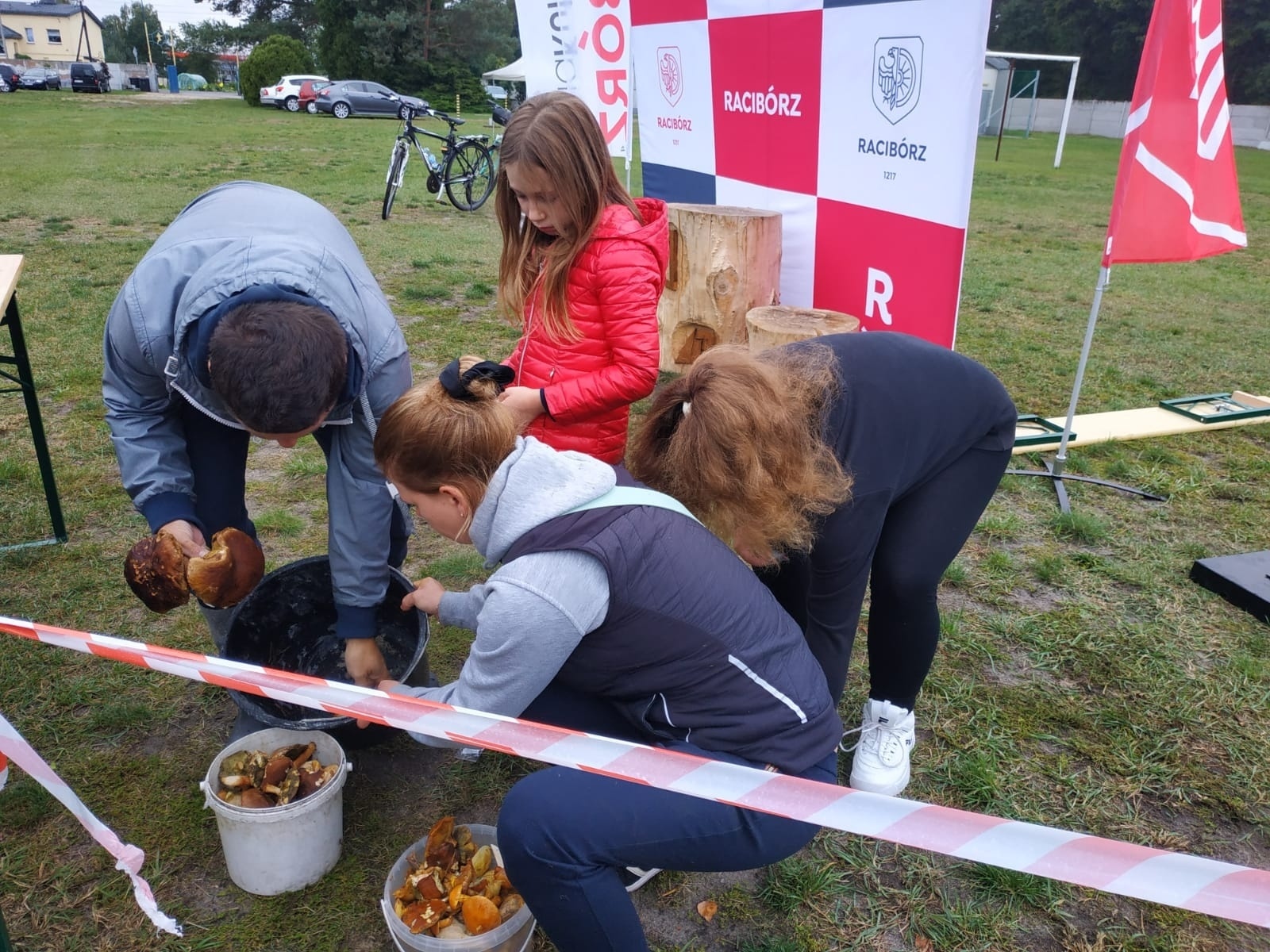 Zdjęcie w galerii na portalu naszwodzislaw.com: Znamy nowych mistrzów grzybobrania wiadomości z regionu