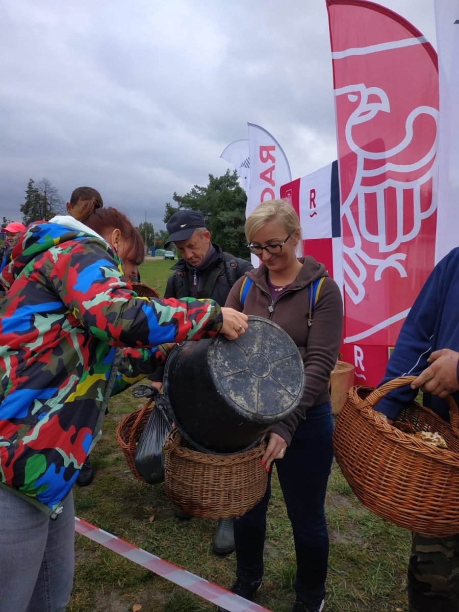 Zdjęcie w galerii na portalu naszwodzislaw.com: Znamy nowych mistrzów grzybobrania wiadomości z regionu