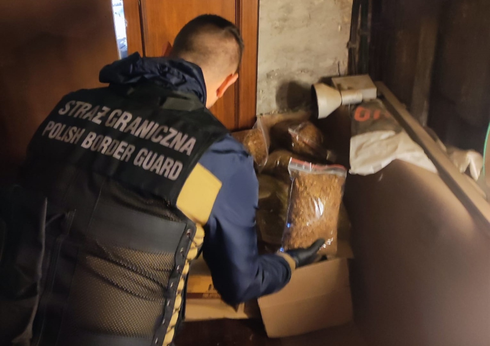 Zdjęcie w galerii na portalu naszwodzislaw.com: Śląscy pogranicznicy ujawnili nielegalne wyroby akcyzowe wiadomości z regionu