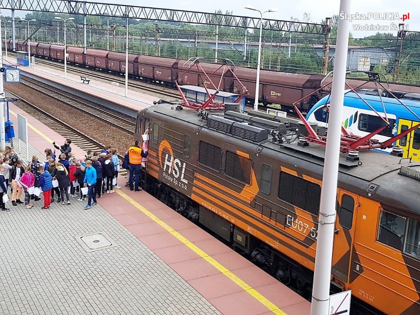 Zdjęcie w galerii na portalu naszwodzislaw.com: Bezpieczny przejazd z wodzisławskimi policjantami wiadomości z regionu