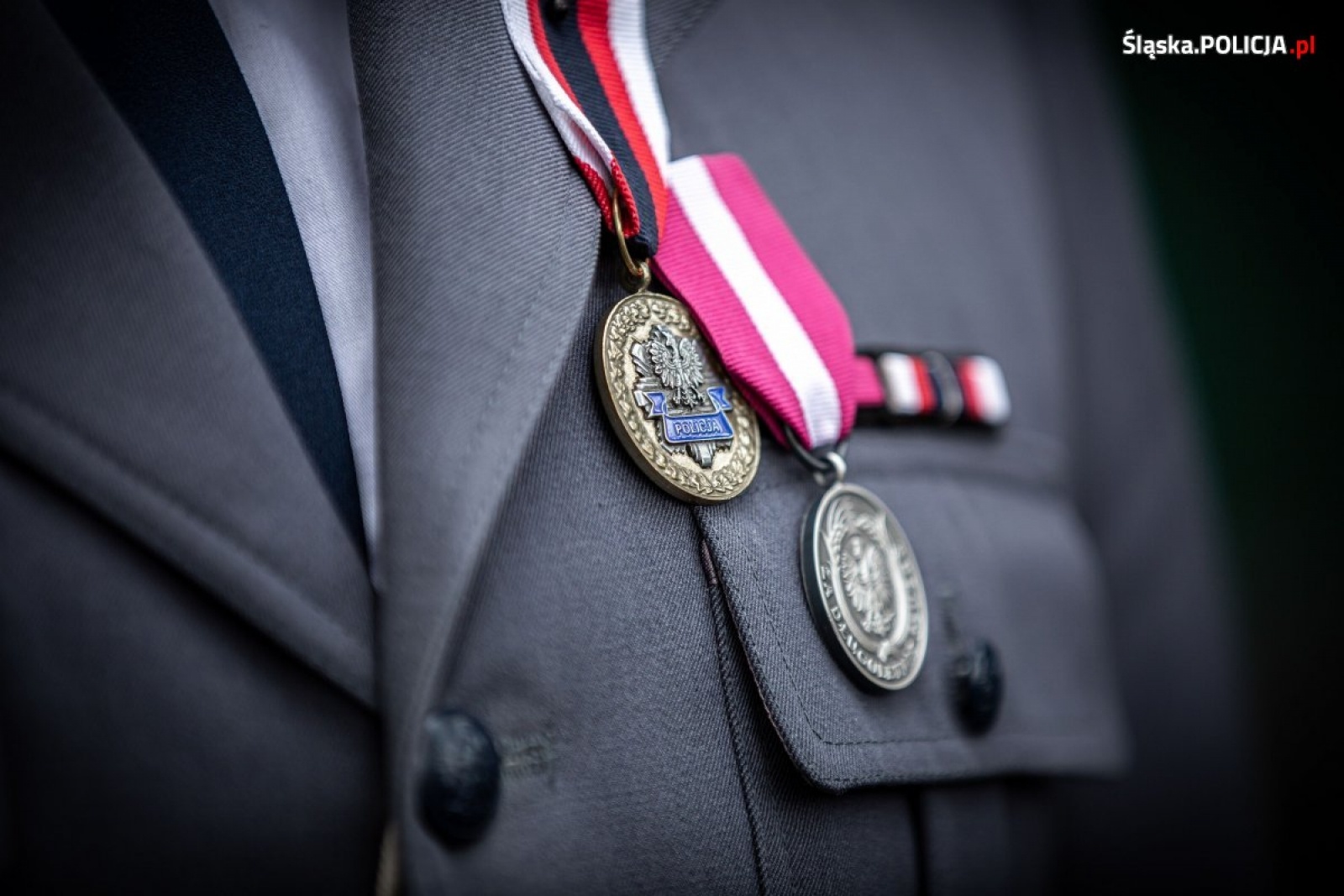 Zdjęcie w galerii na portalu naszwodzislaw.com: Ponad stu nowych śląskich policjantów złożyło ślubowanie wiadomości z regionu