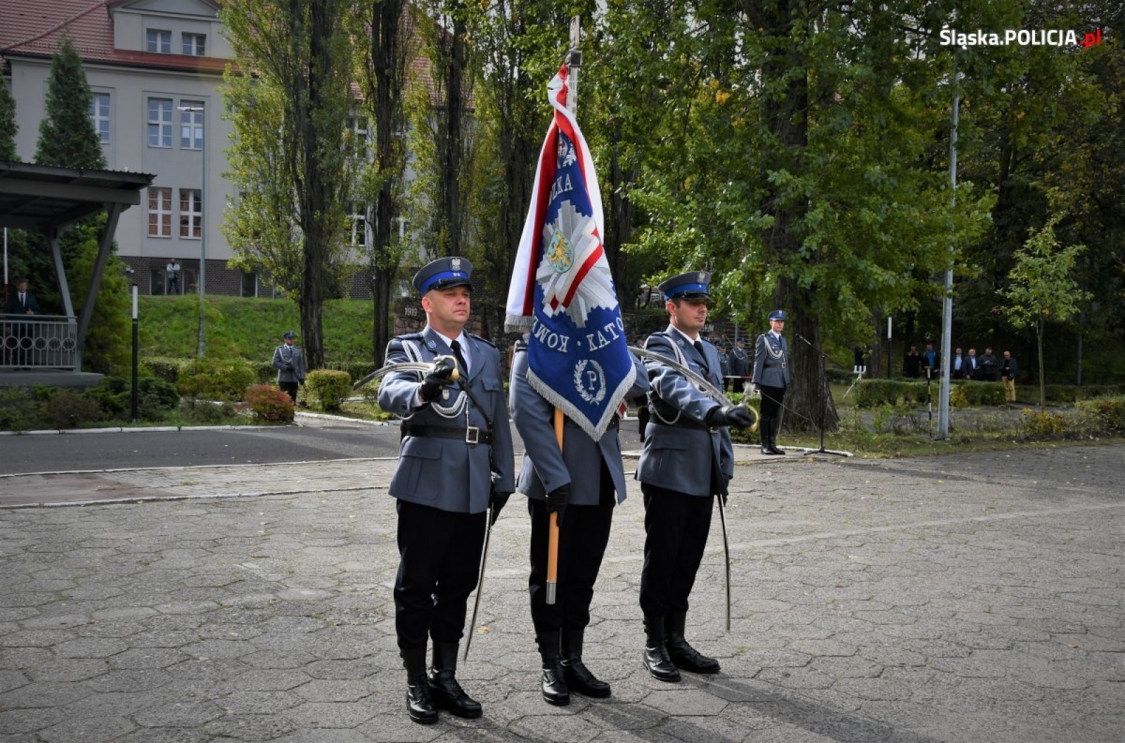 Zdjęcie w galerii na portalu naszwodzislaw.com: Ponad stu nowych śląskich policjantów złożyło ślubowanie wiadomości z regionu