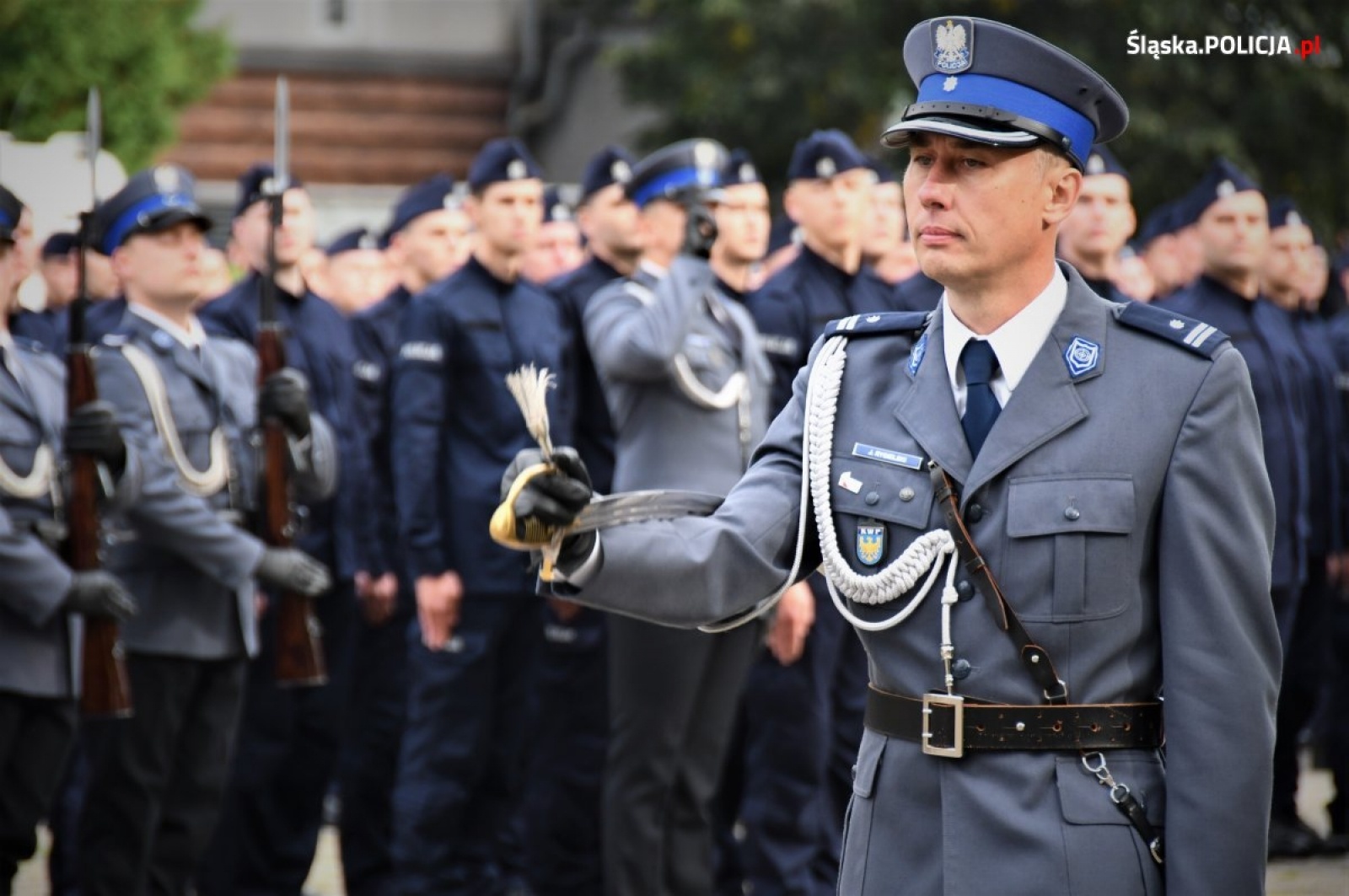 Zdjęcie w galerii na portalu naszwodzislaw.com: Ponad stu nowych śląskich policjantów złożyło ślubowanie wiadomości z regionu