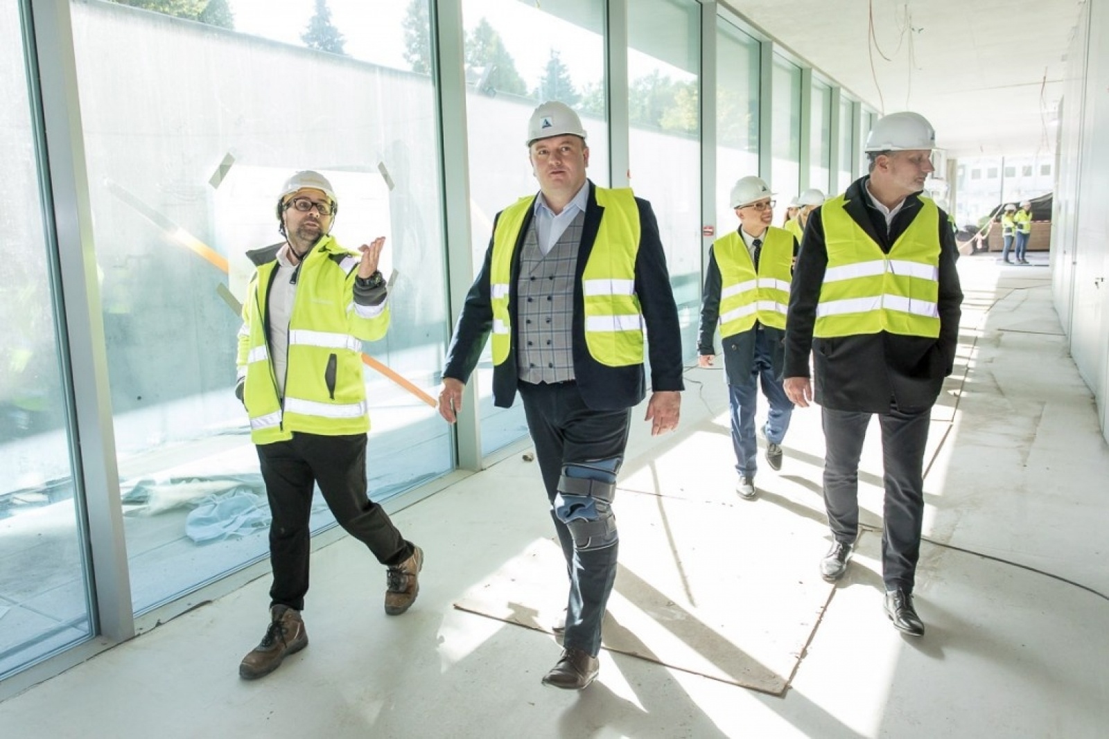 Zdjęcie w galerii na portalu naszwodzislaw.com: Śląskie bliżej gwiazd. Zakopano kapsułę czasu pod nowym planetarium wiadomości z regionu