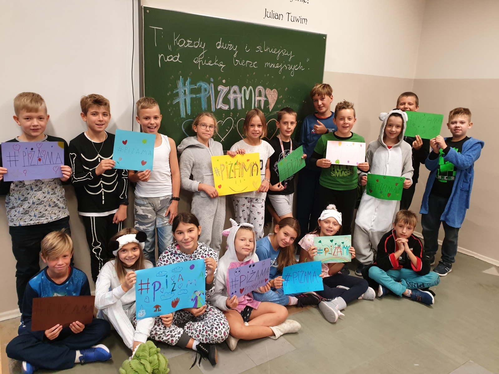 Zdjęcie w galerii na portalu naszwodzislaw.com: Dzień Piżamy w wodzisławskim ZS 1 wiadomości z regionu