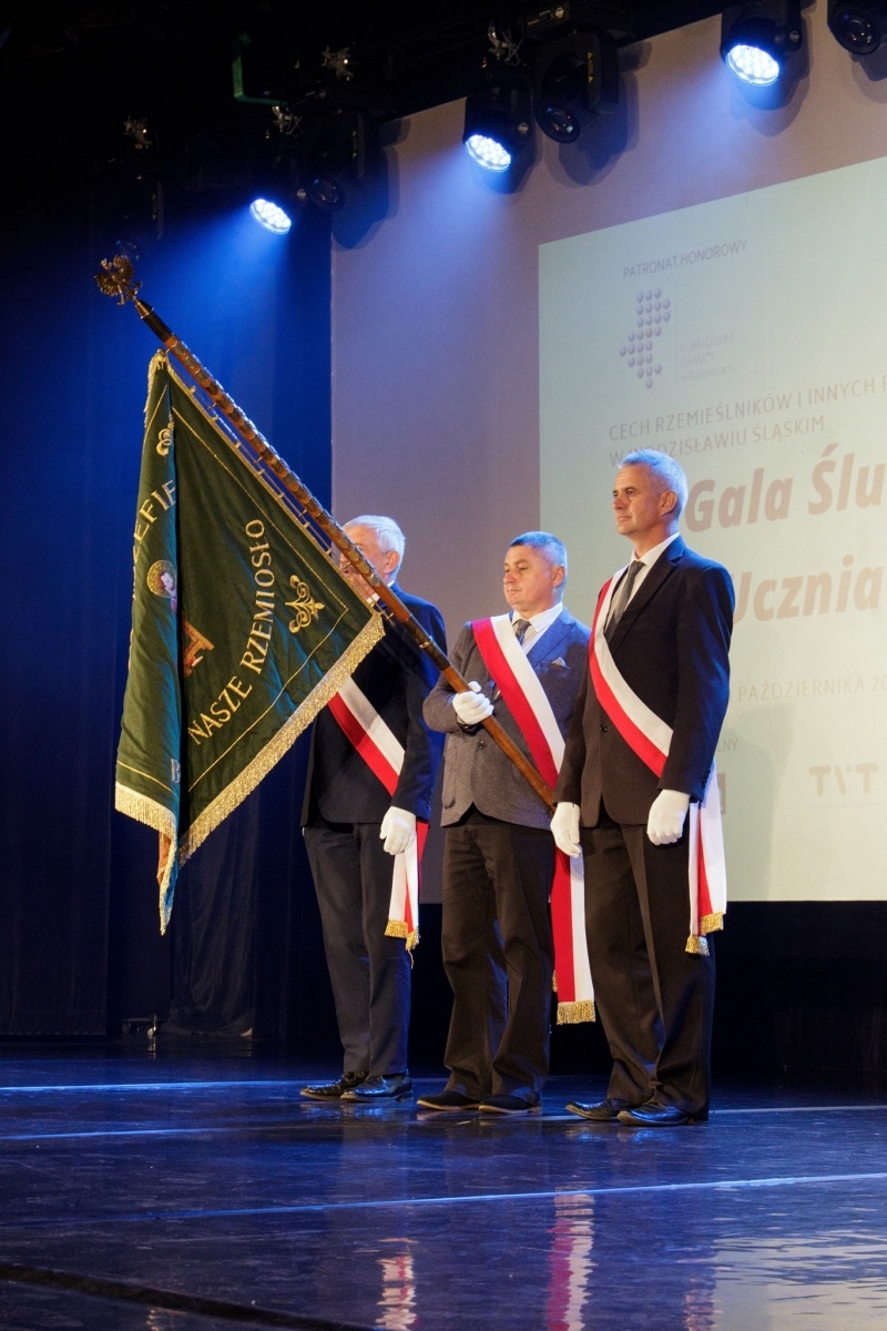 Zdjęcie w galerii na portalu naszwodzislaw.com: I Gala Ślubowania na Ucznia Rzemiosła za nami [FOTO] wiadomości z regionu