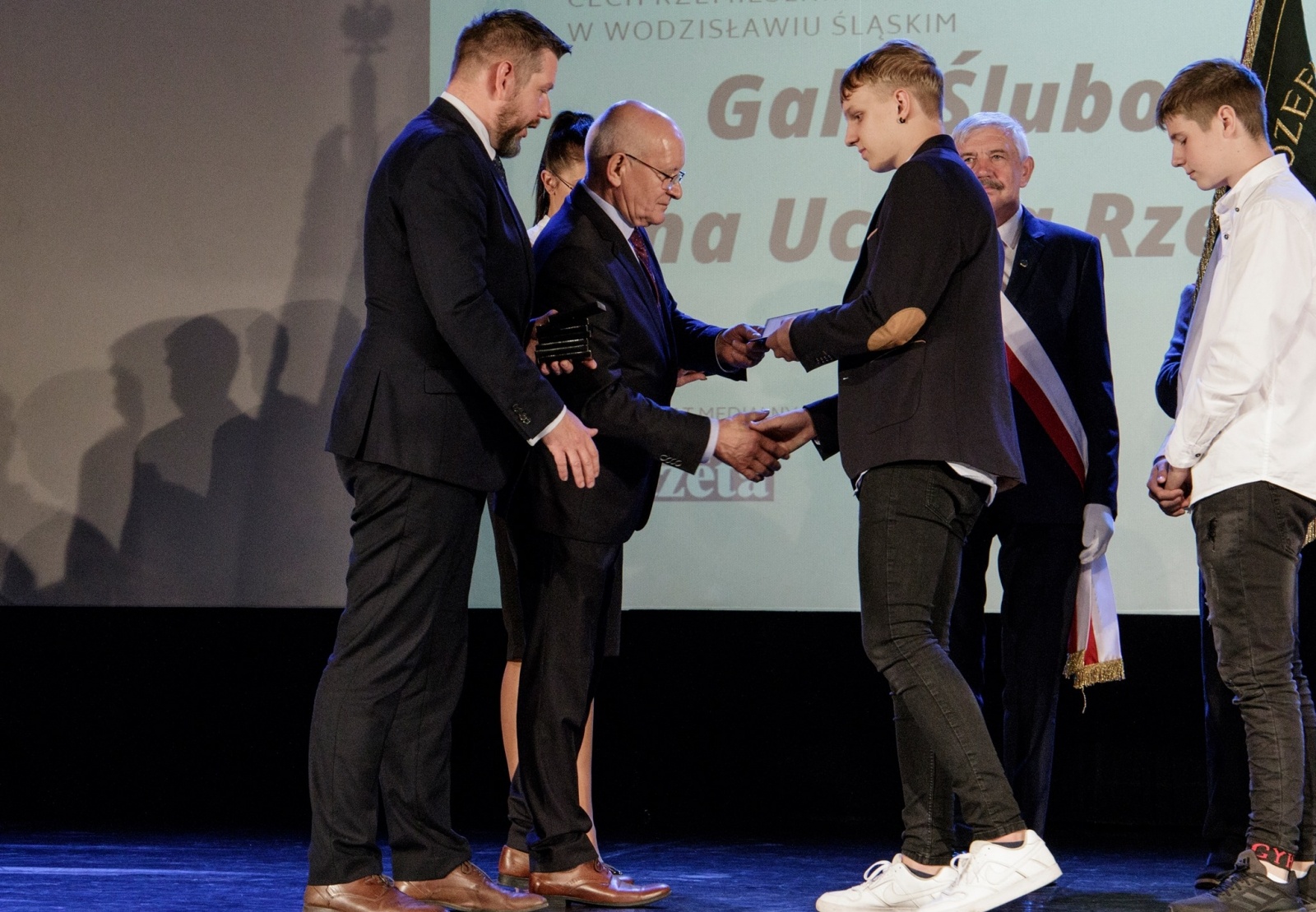 Zdjęcie w galerii na portalu naszwodzislaw.com: I Gala Ślubowania na Ucznia Rzemiosła za nami [FOTO] wiadomości z regionu