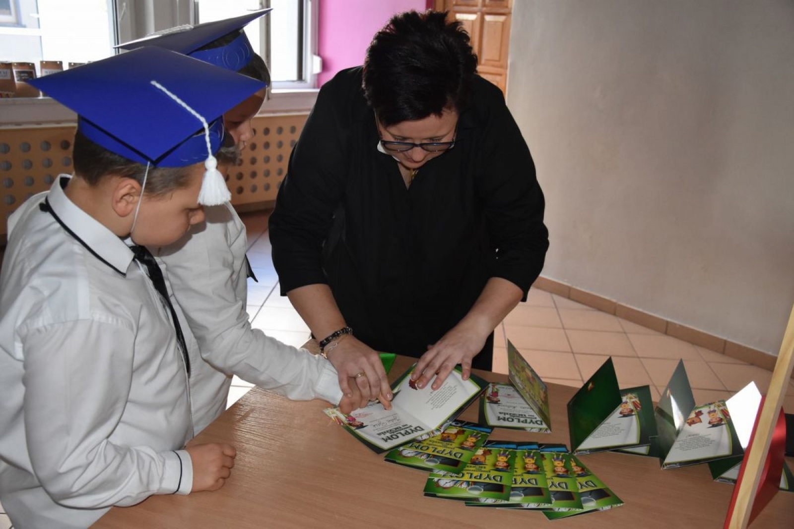 Zdjęcie w galerii na portalu naszwodzislaw.com: Pierwszaki z ZPSWR ślubowały i otrzymały tyty wiadomości z regionu