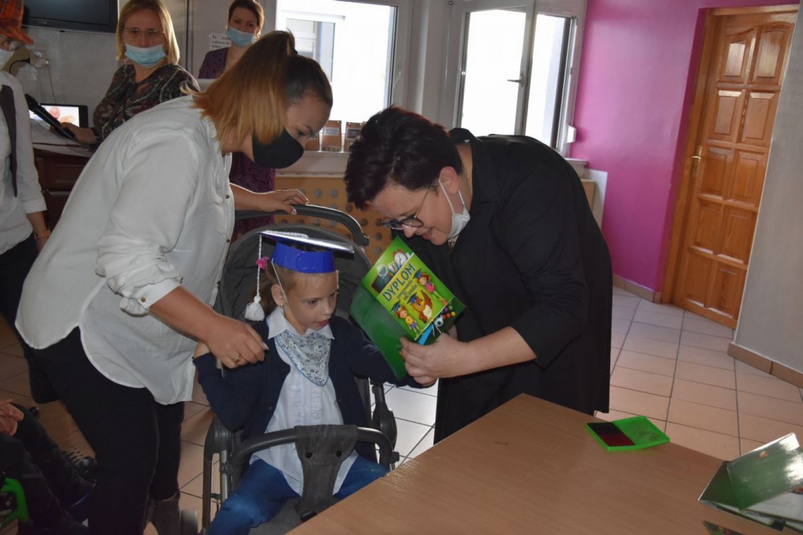 Zdjęcie w galerii na portalu naszwodzislaw.com: Pierwszaki z ZPSWR ślubowały i otrzymały tyty wiadomości z regionu