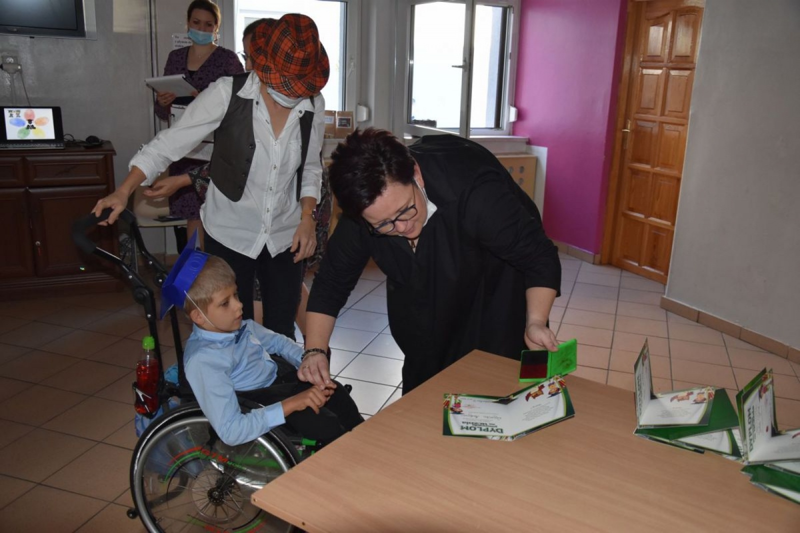 Zdjęcie w galerii na portalu naszwodzislaw.com: Pierwszaki z ZPSWR ślubowały i otrzymały tyty wiadomości z regionu