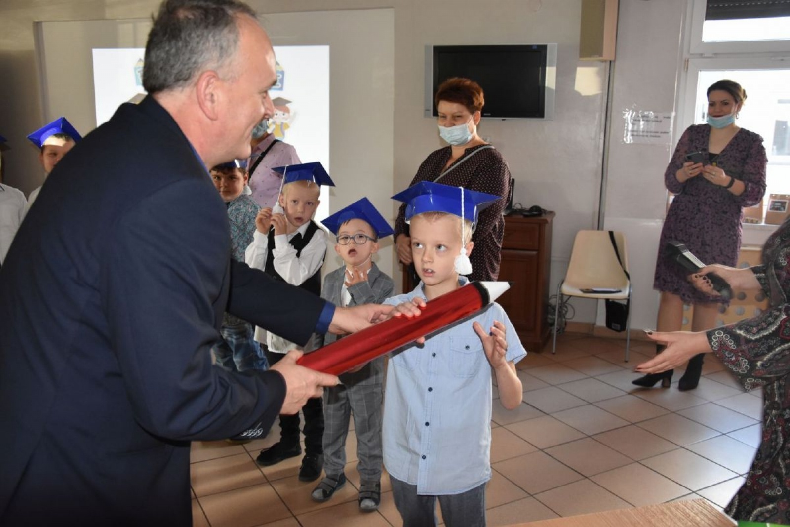 Zdjęcie w galerii na portalu naszwodzislaw.com: Pierwszaki z ZPSWR ślubowały i otrzymały tyty wiadomości z regionu