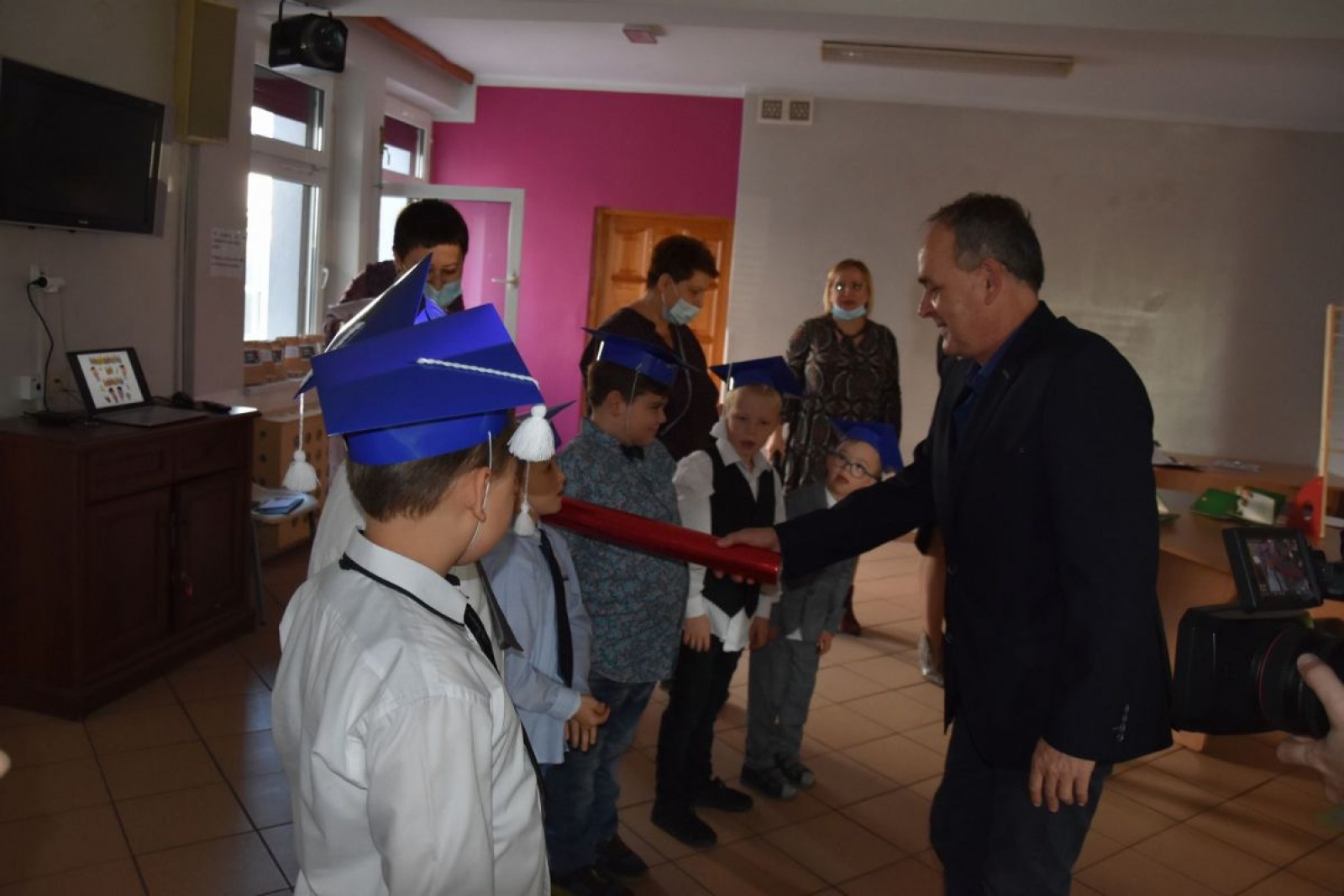 Zdjęcie w galerii na portalu naszwodzislaw.com: Pierwszaki z ZPSWR ślubowały i otrzymały tyty wiadomości z regionu